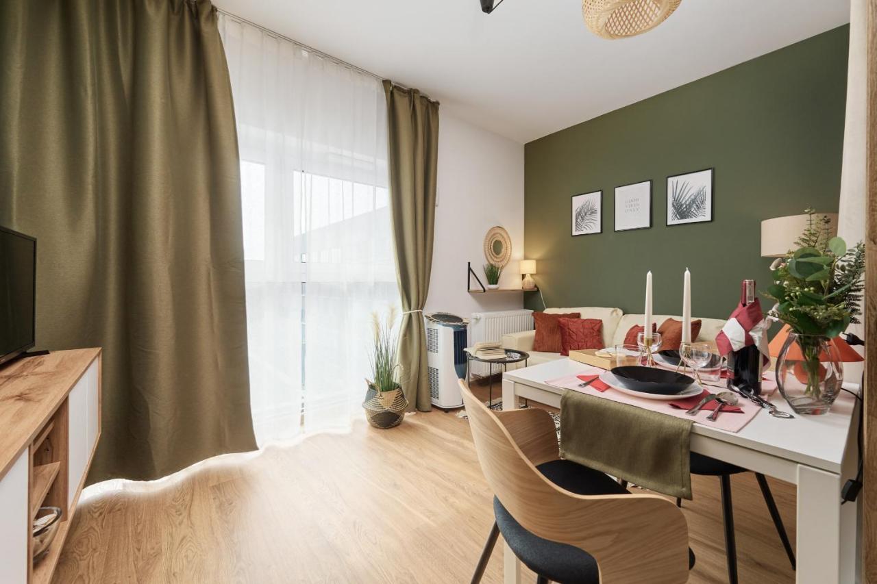 City Panorama Studio Apartments Jaworska 4 By Noclegi Renters Wrocław Eksteriør bilde